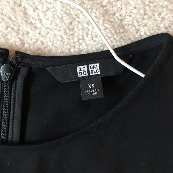 Uniqlo black sleeveless dress - Picture 2 of 6